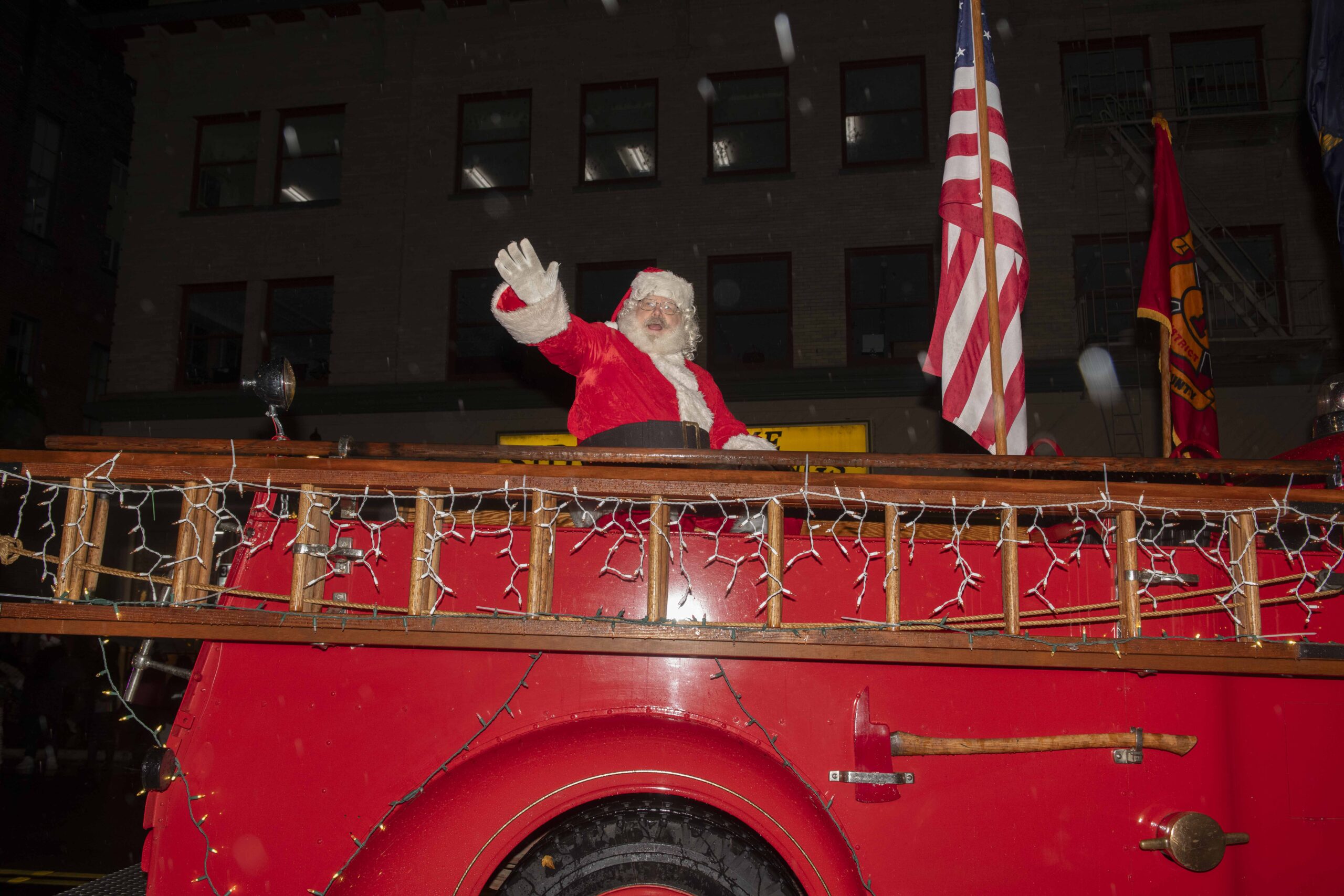 PHOTOS Snowballs, Santa and marching bands dazzle at Salem Holiday